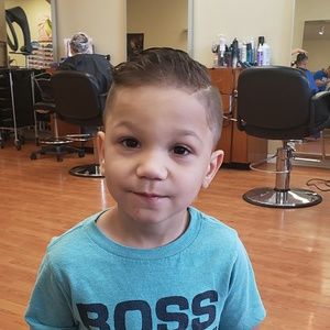 Meet your Posher, Qwai